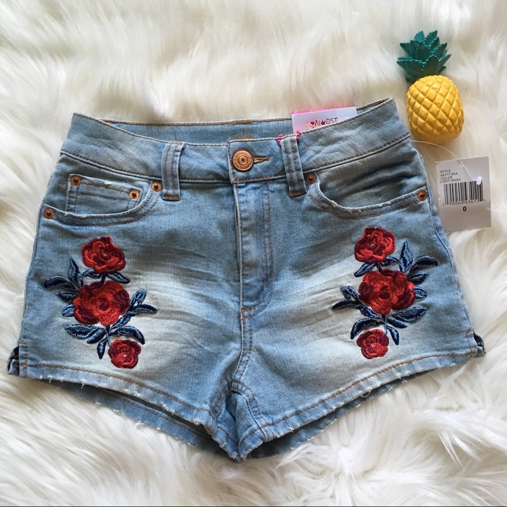 New Almost Famous High Rise Jean Shorts Size 0